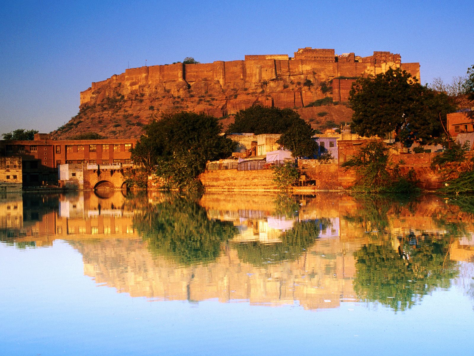 Fort Reflected Sunset India3051017325